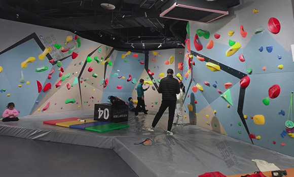 climbing gym builder, build a climbing gym, start a bouldering gym, climbing wall suppliers, bouldering wall, climbing gym design